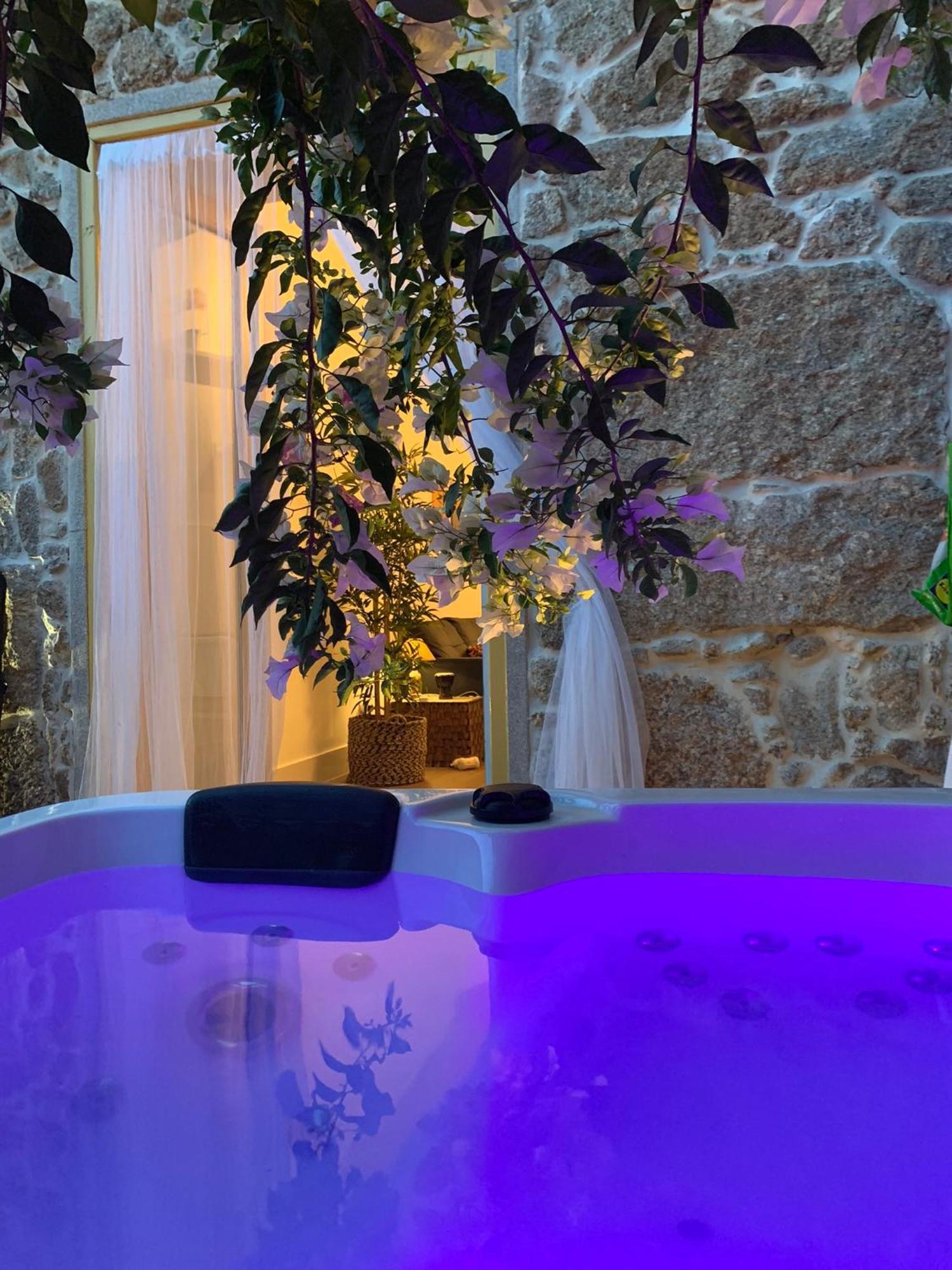 Encanto Casa Com Spa Jacuzzi Open Space Tinalhas Luaran gambar